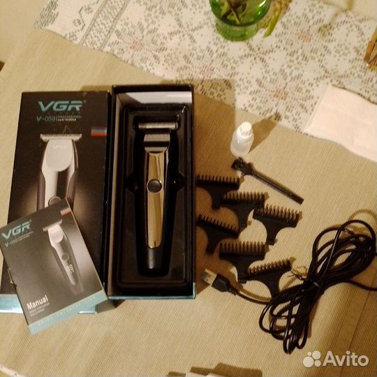 Триммер для стрижки усов и бороды VGR, V-059