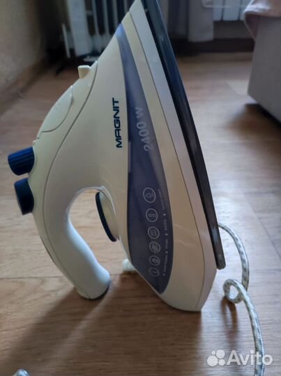 Утюг Magnit