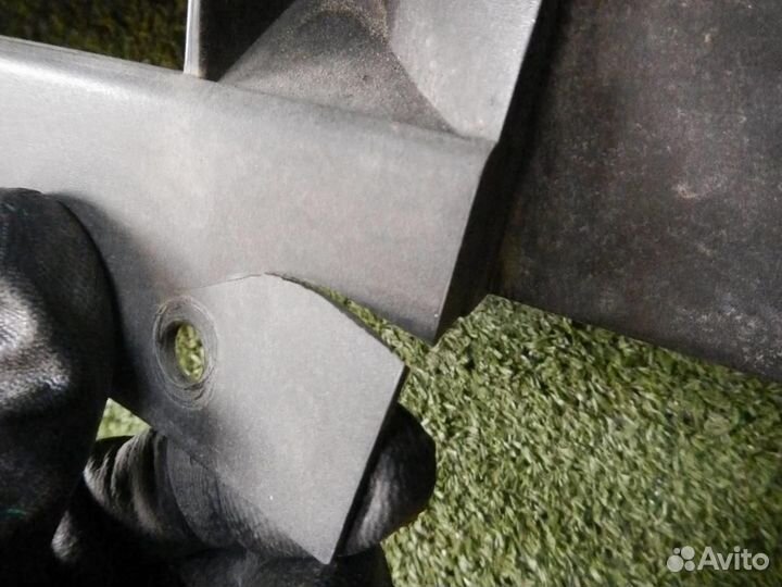 Решетка радиатора Volkswagen Touareg