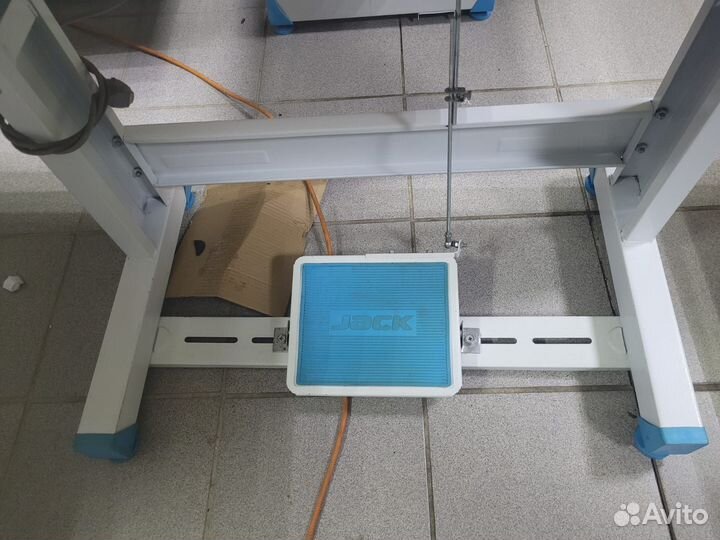 Автоматическая швейная машина Jack A2S Б/У