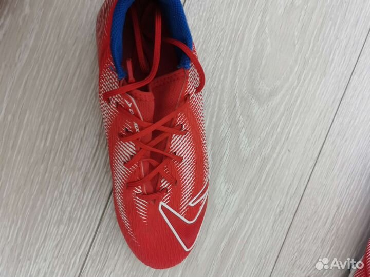 Футбольные бутсы 37 размер