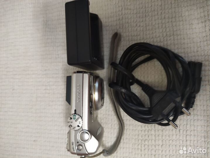 Фотоаппарат NikonCool Pix 4200