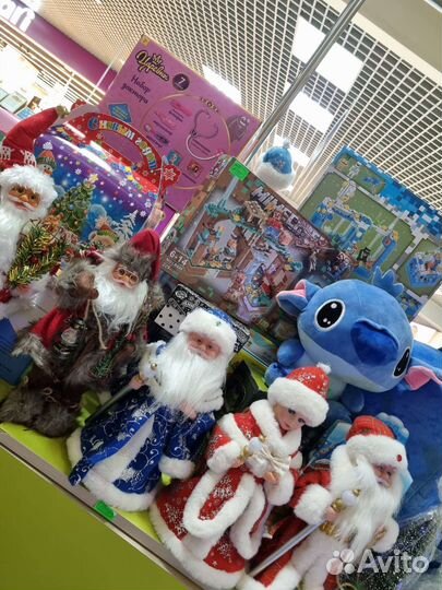 Дед мороз и Снегурочка под елку