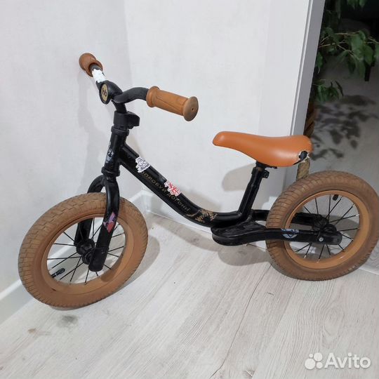 Беговел и шлем happy baby