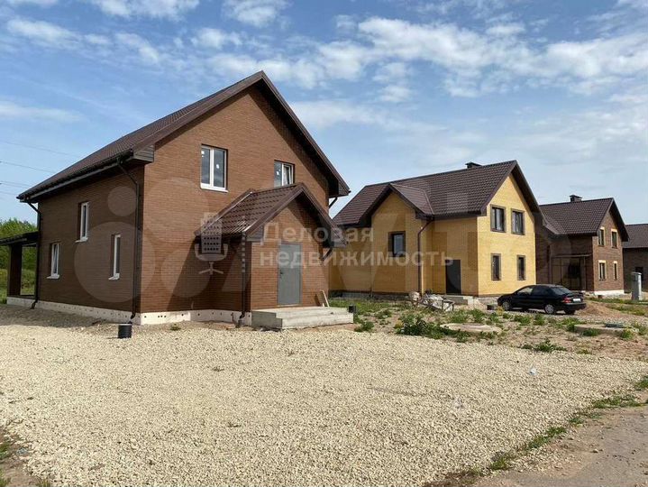 Коттедж 183 м² на участке 23 сот.