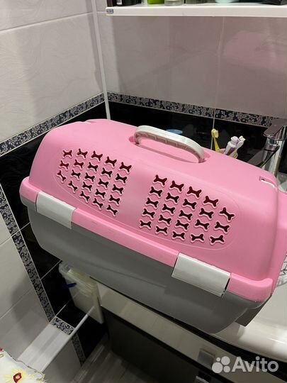 Переноска для кошек и маленьких собак