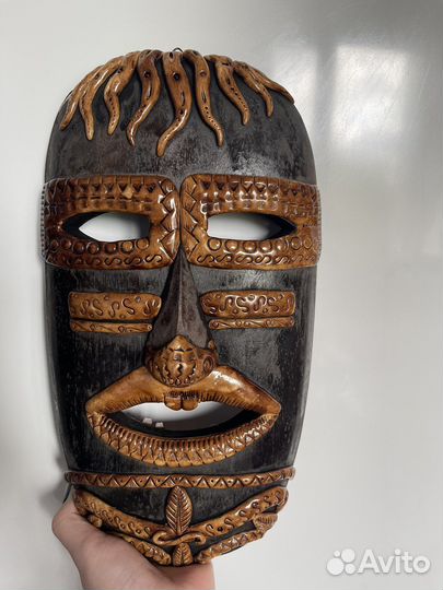 Предметы интерьера маска