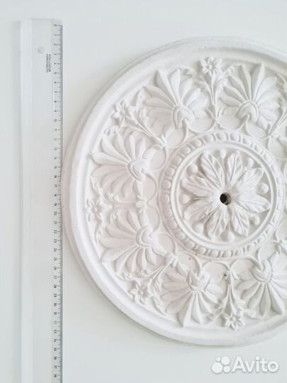 Лепнина люстры новая
