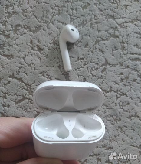 Кейс airpords с одним наушником и 2 чехла