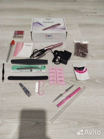 Аппарат для маникюра с инструментами