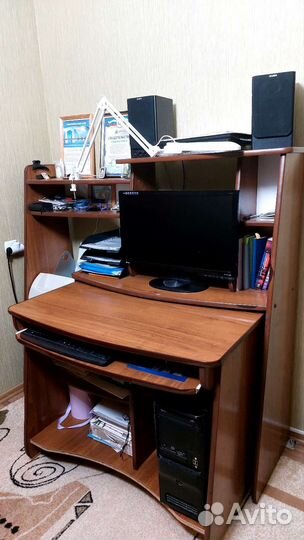 Компьютерный стол