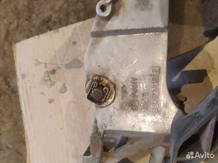 Блок педалей на Фольксваген