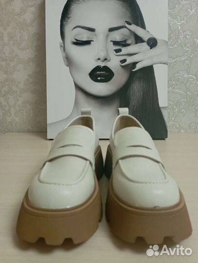 Лоферы женские 38 размер