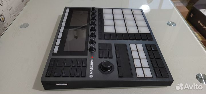 Native Instruments Maschine plus