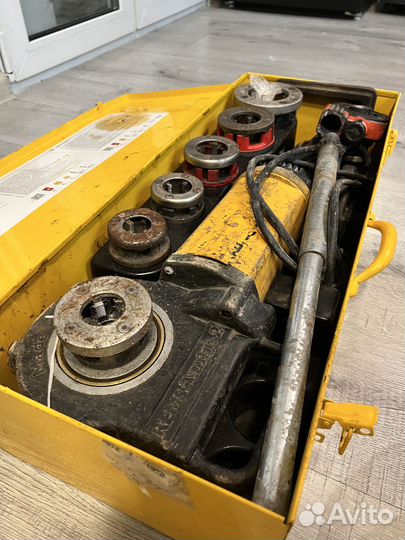 Резьбонарезной трубный клупп Rems Amigo 2