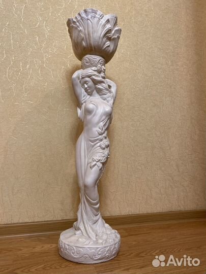 Статуэтка напольная