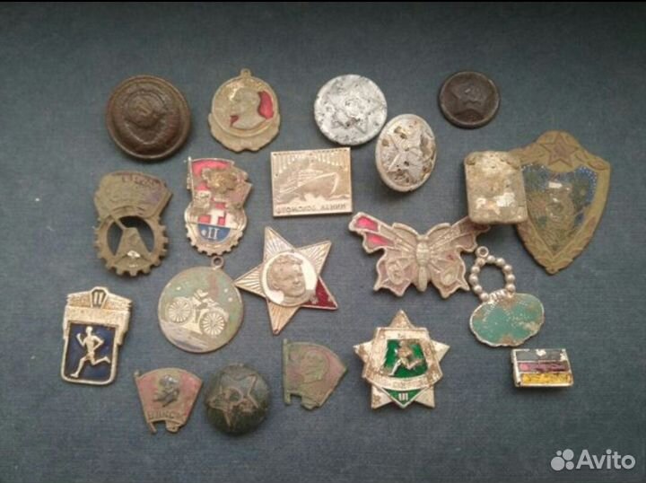 Советские значки и пуговицы. Копанина
