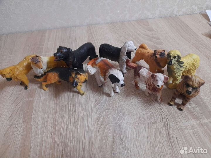 Фигурки собак