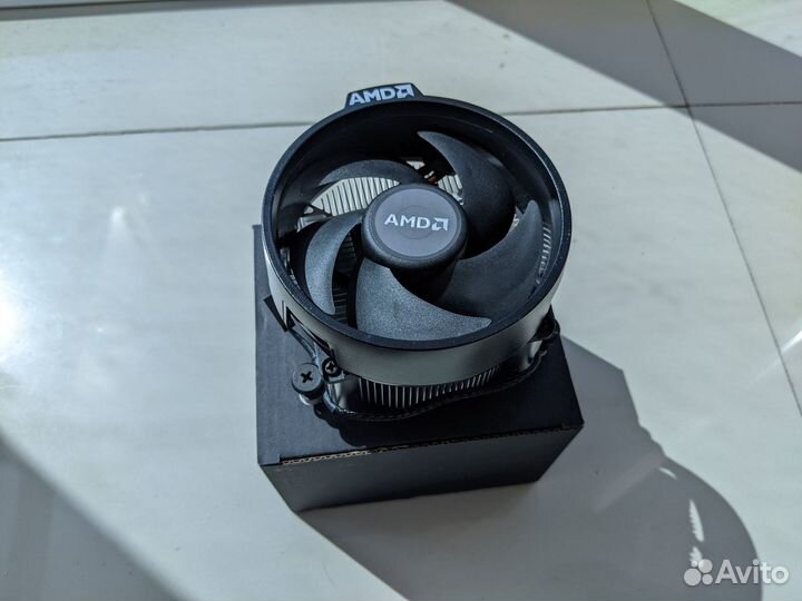 Кулер AMD Wraith Spire 712-000049 Rev:E