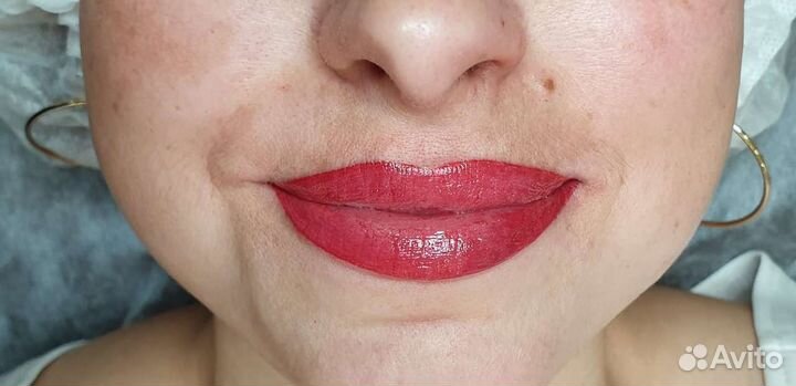 Татуаж бровей