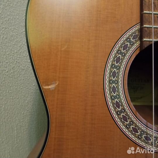 Классическая гитара cremona