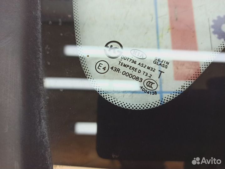 Стекло кузовное глухое правое Kia Soul 2 (PS) 8782