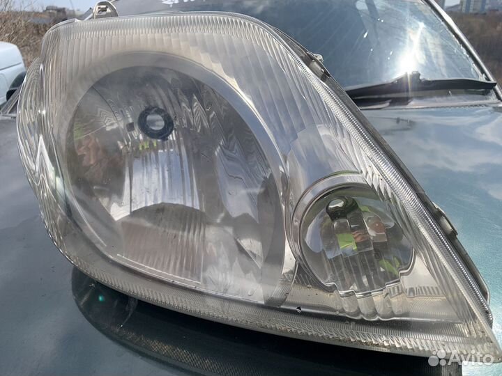 Фара правый Toyota Corolla 120