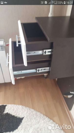 Стеллаж настенный навесной