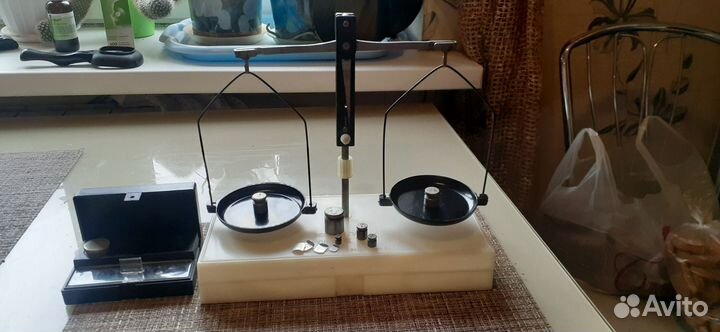 Весы равноплечные учебные с гирьками