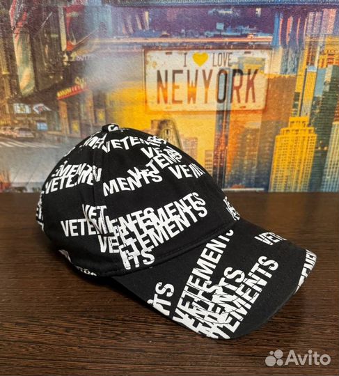 Кепка vetements stamped logo