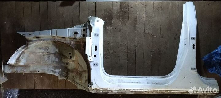 Порог лонжерон левый Audi Q3