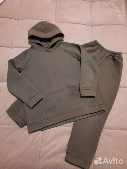Спортивный костюм на мальчика 134 140