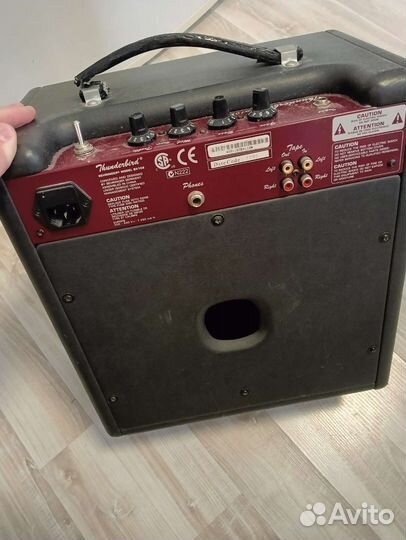 Комбо усилитель для бас-гитары Behringer Bx108