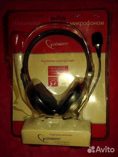 Наушники с микрофоном