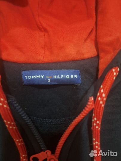 Tommy hilfiger толстовка 2 года