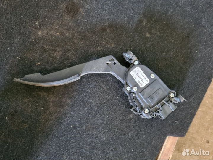 Педаль газа LADA Largus K4M 2016