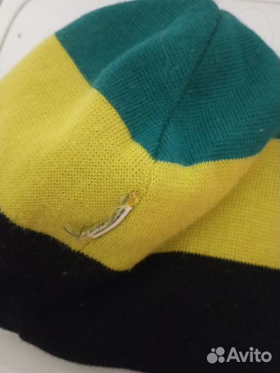 Двухсторонняя шапка скейтерской марки Cleptomanicx