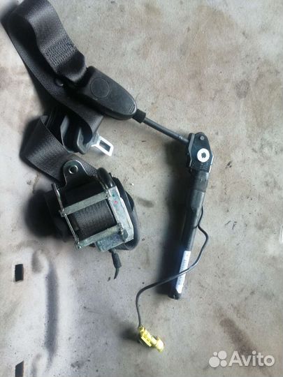 Передний ремень безопасности Opel Astra J