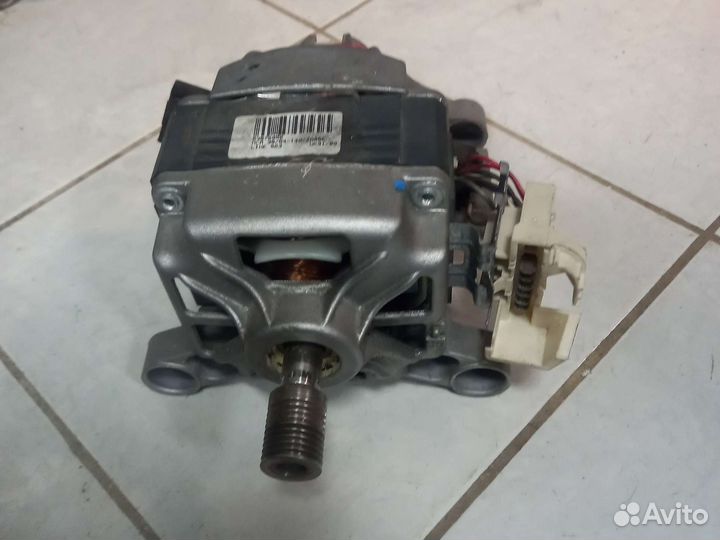 Двигататель стиральной машины zanussi