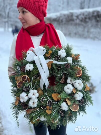 Новогодние украшения венок из живой сосны