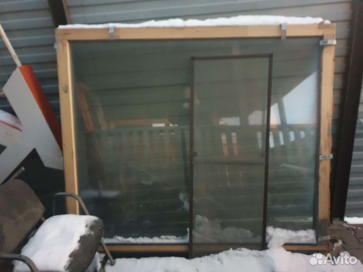 Дверь входная деревянная