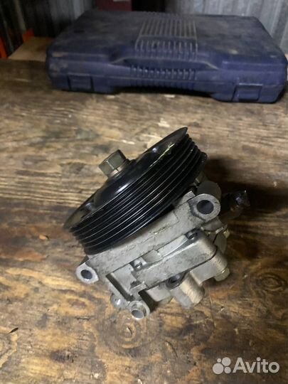 Насос гидроусилителя гур Mazda MPV 2.0- 2.3L L3