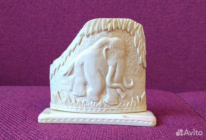 Фигурки из бивня мамонта