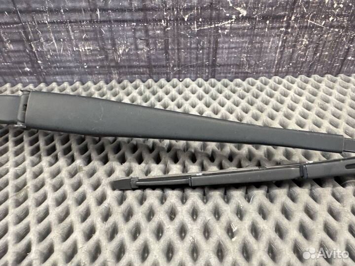 Дворник передний Chevrolet Trailblazer GMT360 LL8