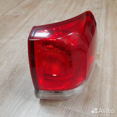 Фонарь задний правый Toyota Land Cruiser 200