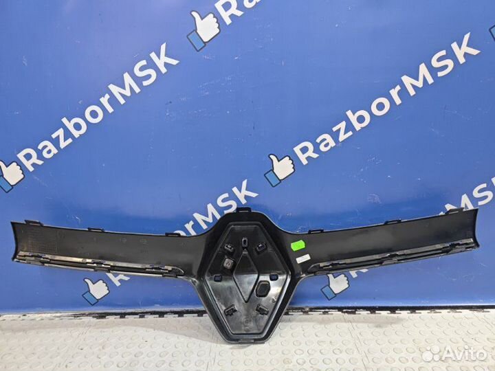 Решетка радиатора передняя Renault Logan 2