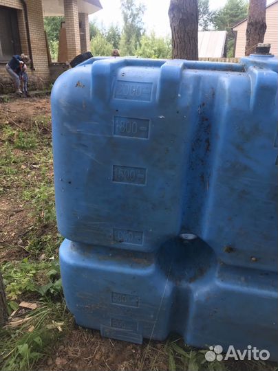 Бак пластиковый 2000л