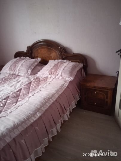 Спальный гарнитур