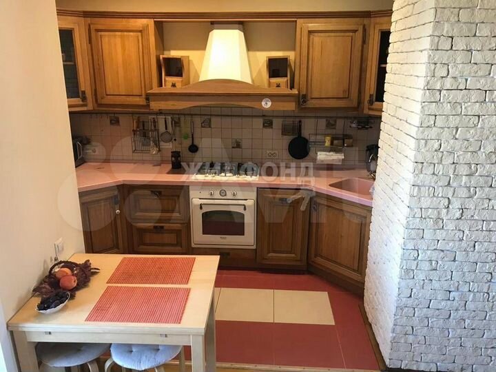 3-к. квартира, 74 м², 4/4 эт.