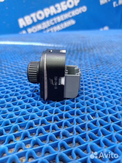 Блок управления зеркалами Volkswagen Passat B7